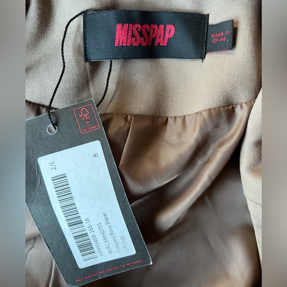 Elegant Taupe Cropped Blazer - Picture 4 of 4